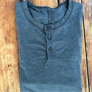 Lululemon long sleeve 5 year Henley. Charcoal Grey. Medium